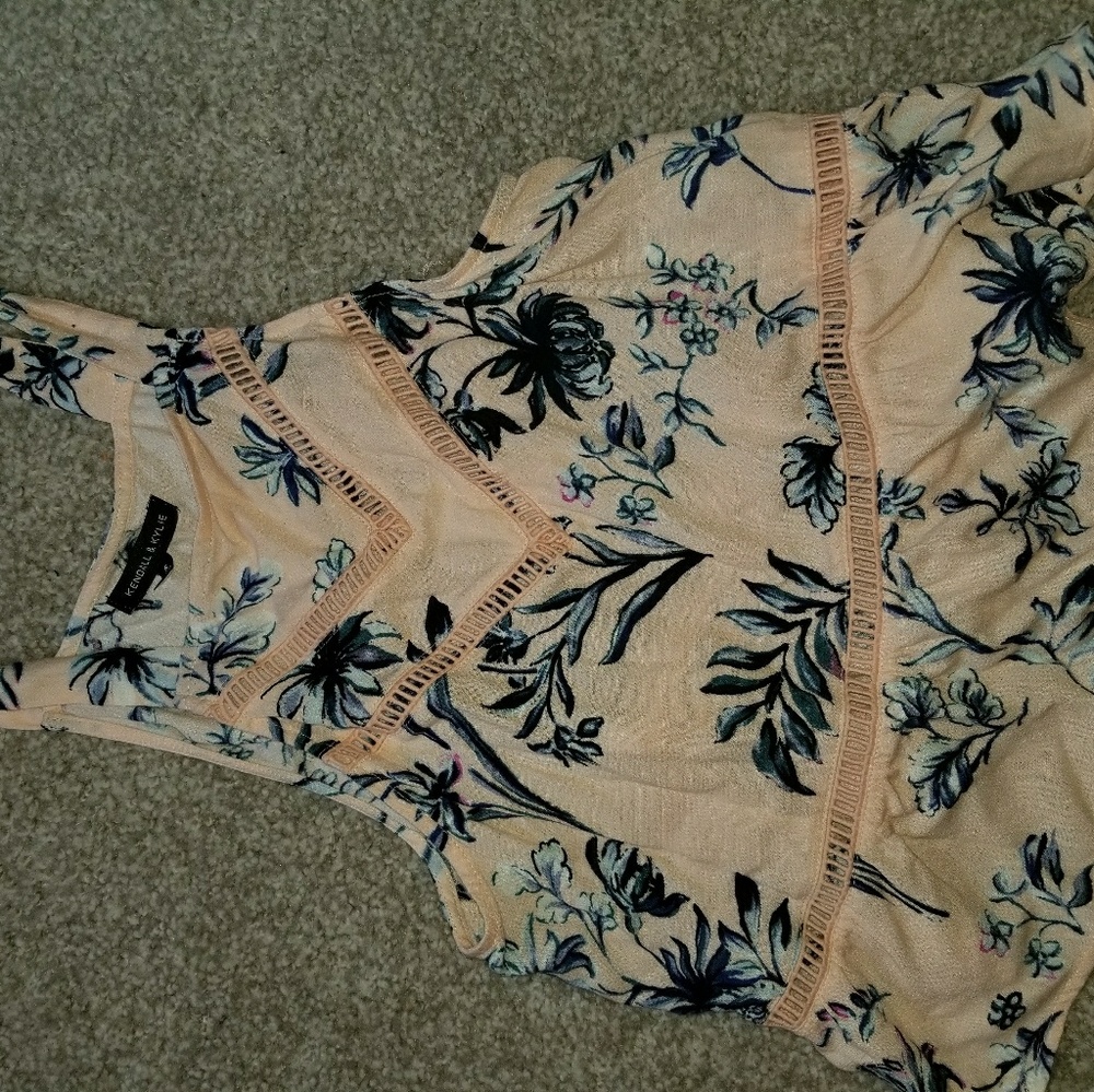 Coral and navy floral tank top